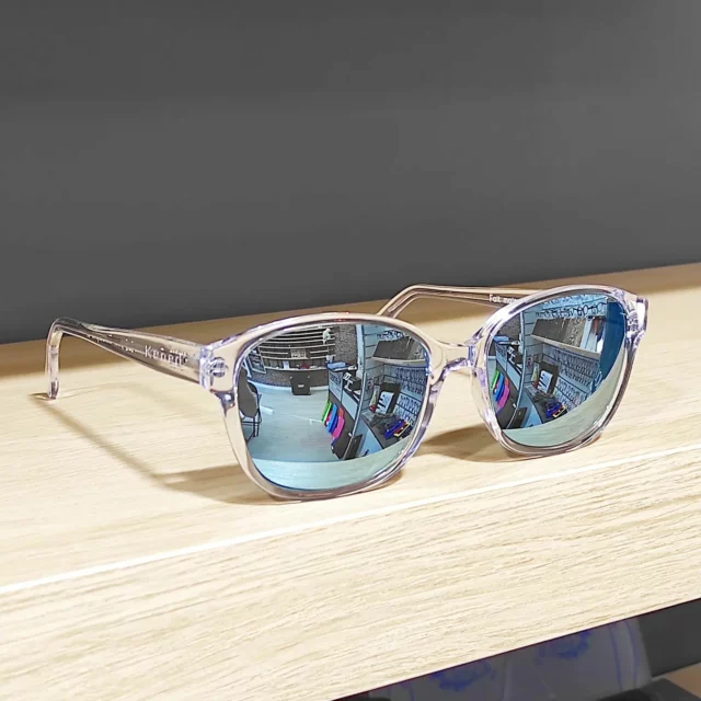 Les nouvelles lunettes de Christophe ! 🇨🇵
Modèle : Douarnenez 
Face et branches : cristal 
Taille : L1 (grand visage)

Verres progressifs @novacel_france 
Teinte G15 (gris/vert)
Avec un traitement miroir Chrome 
+ Antireflets face interne

Les lunettes parfaites pour profiter du soleil ☀️

Merci Christophe pour ta confiance une nouvelle fois renouvelée ! 😉

.
.
.
#kened #lunetier #artisanlunetier #lunettessurmesure #lunettes #lunetiercreateur #madeinlorient #madeinbreizh #madeinbzh #madeinfrance #faitenbretagne #faitenfrance #mazzucchelli1849 #bespokeeyewear #handmadeinfrance #kenedeyewear #lorient #opticienlorient #CentreVilleLorient #lorientmaville #ruemarechalfoch